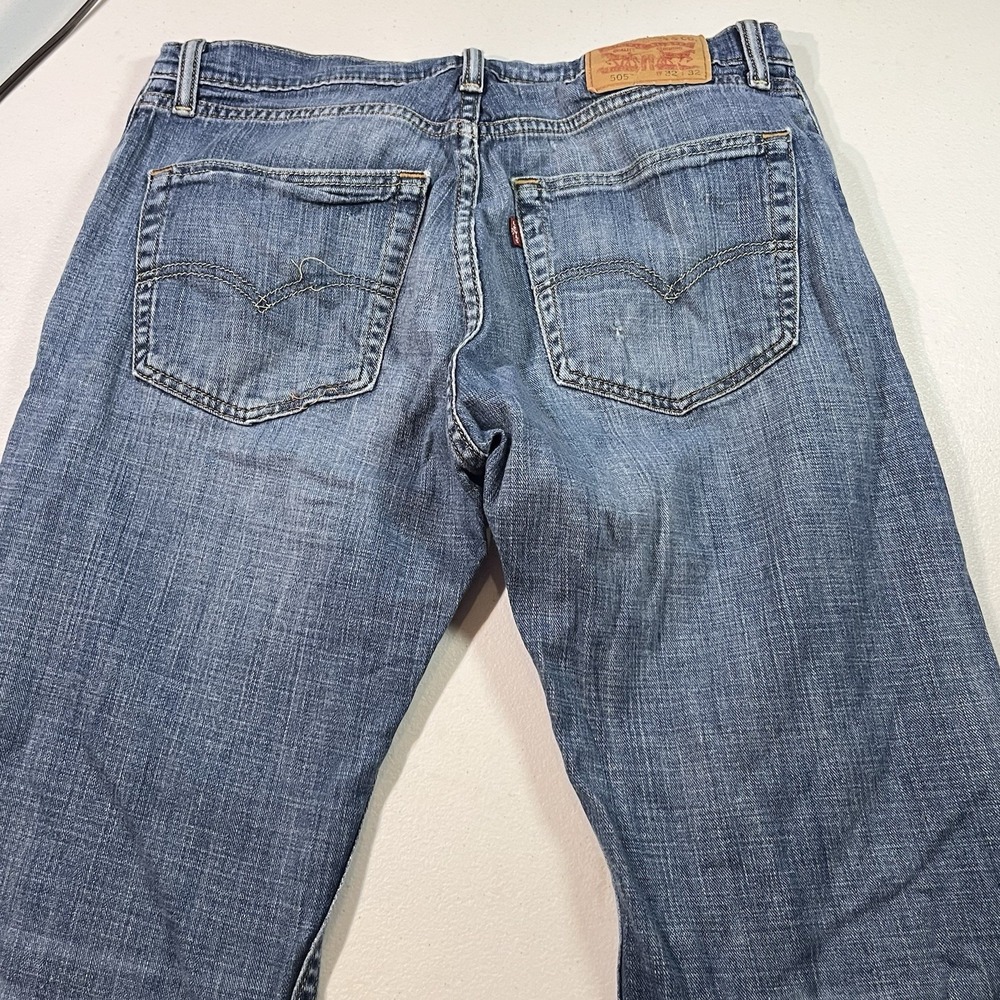 Levis 505 Jeans Mens 32x32 Blue Straight Leg Medium Wash Denim Pants EUC - Picture 6 of 9